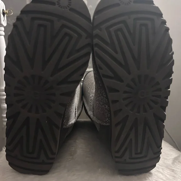 UGG Women's Speckled Gray Winter Boots - Picture 2 of 7